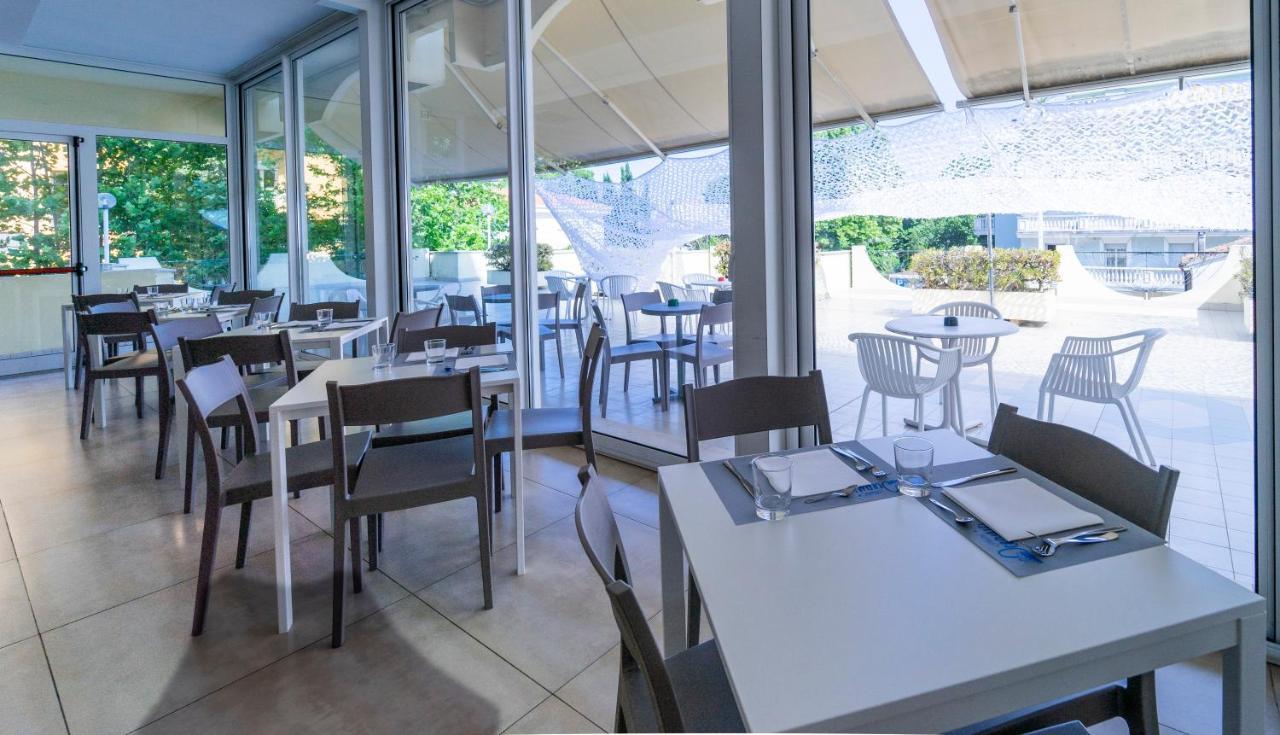 Hotel Oceanic Rimini Zewnętrze zdjęcie
