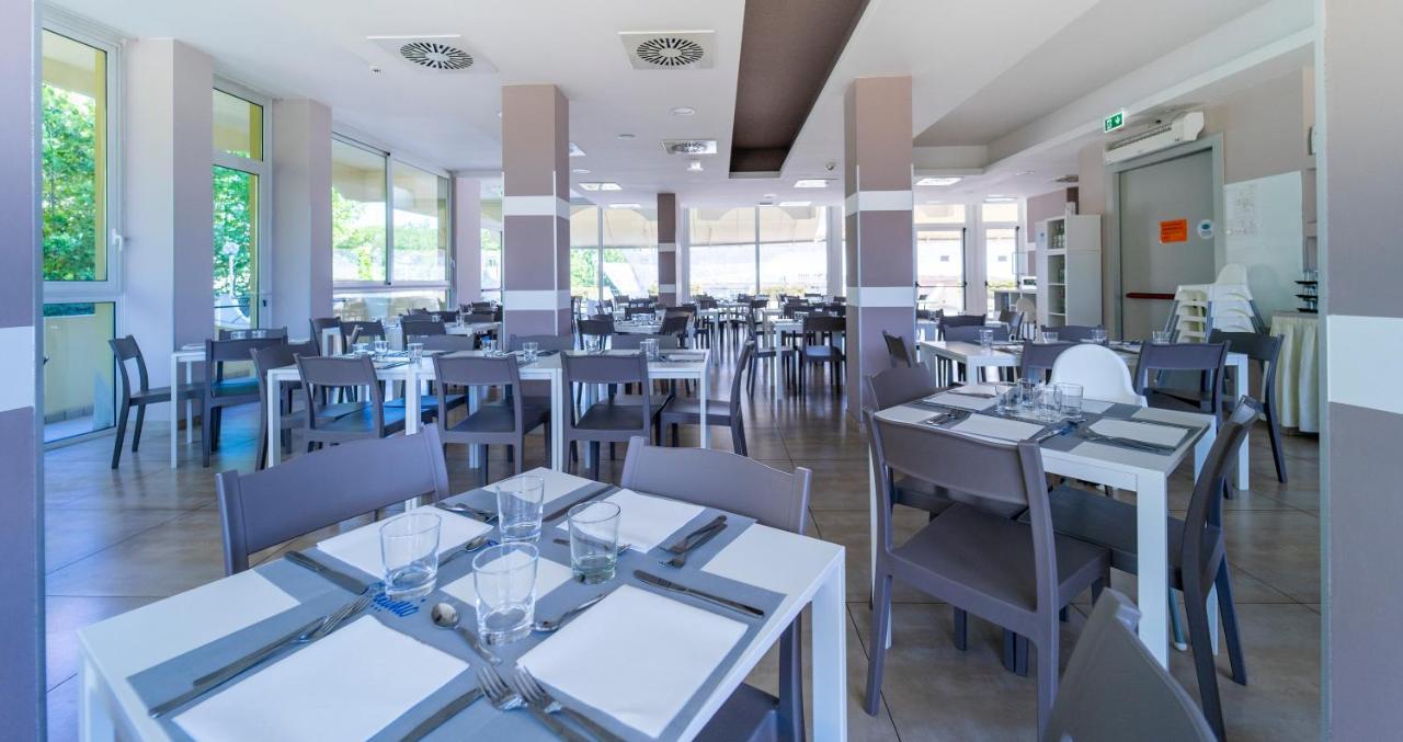 Hotel Oceanic Rimini Zewnętrze zdjęcie