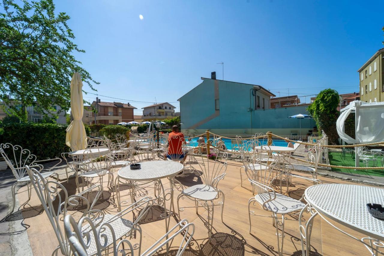 Hotel Oceanic Rimini Zewnętrze zdjęcie