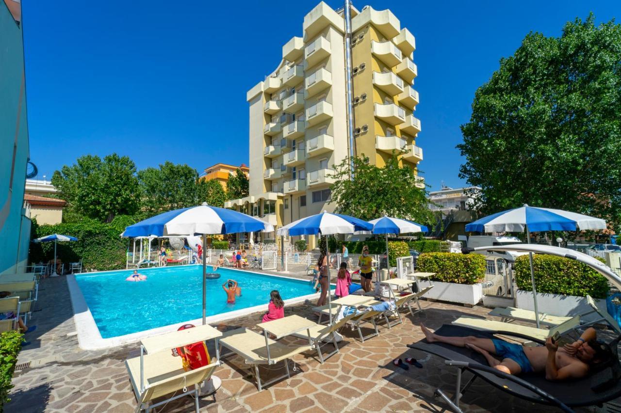 Hotel Oceanic Rimini Zewnętrze zdjęcie