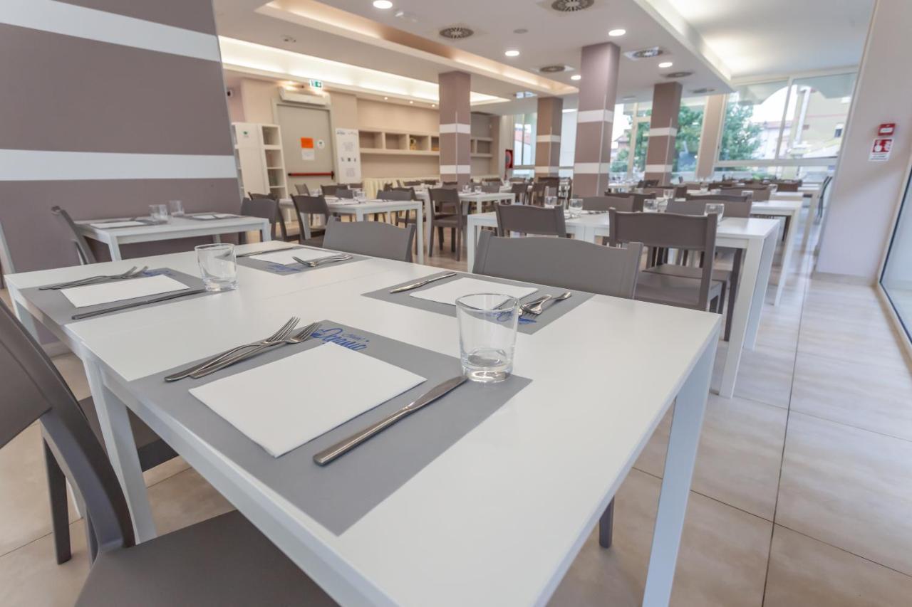 Hotel Oceanic Rimini Zewnętrze zdjęcie